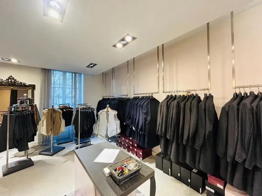 Vente de costume à Bordeaux